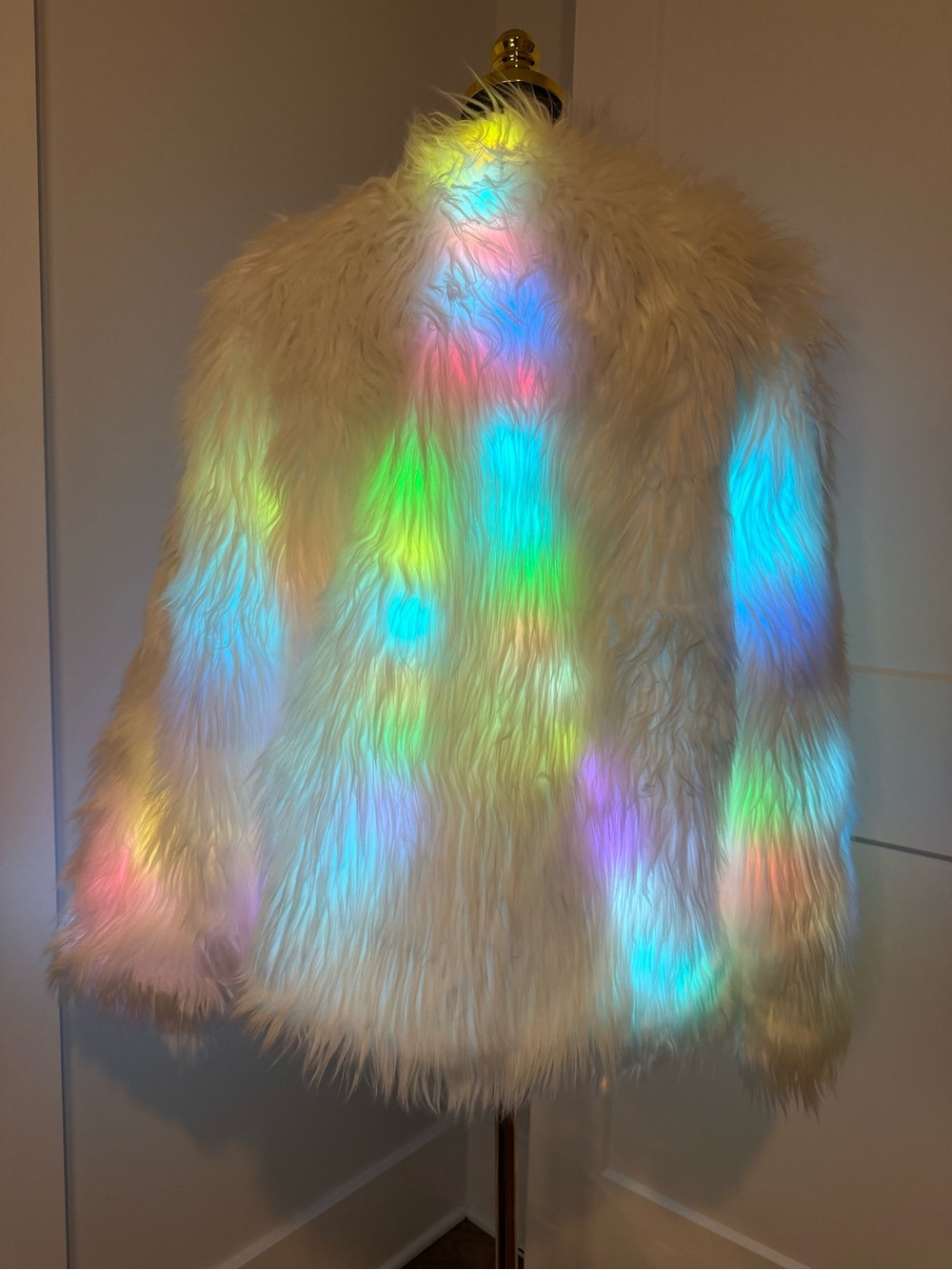 White Faux Fur Women's Jacket - Party Cozy Coat - Picture 3 of 6